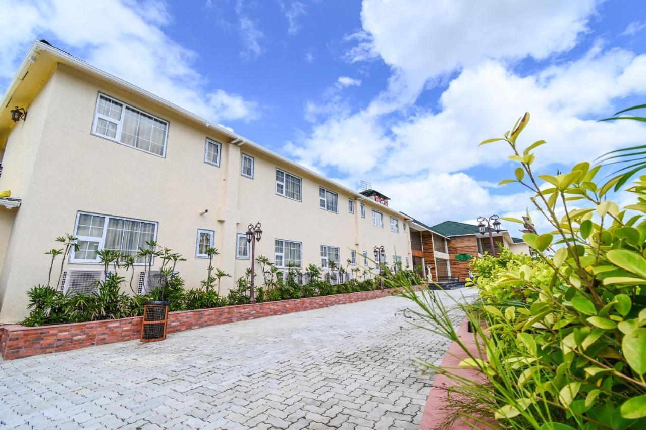 Faith Cricket Club & Resort Bhopal Exterior foto
